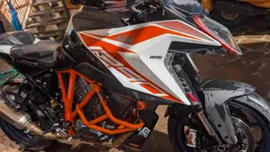 KTM 1290 Super Duke GT (2019 - 20)  (2)