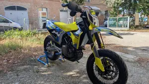Husqvarna 701 Supermoto (2021)  (3)