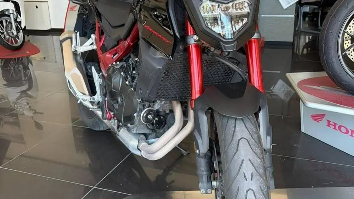 Honda CB 750 Hornet (2023 - 24)  (3)