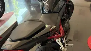 Honda CB 750 Hornet (2023 - 24)  (4)