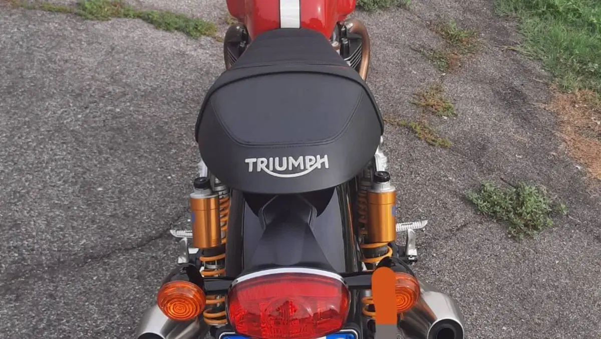 Triumph Thruxton 1200 R (2016)  (5)