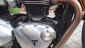 Triumph Thruxton 1200 R (2016)  (6)