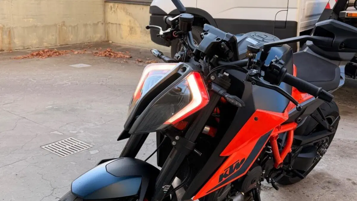 KTM 1290 Super Duke R (2020)  (3)