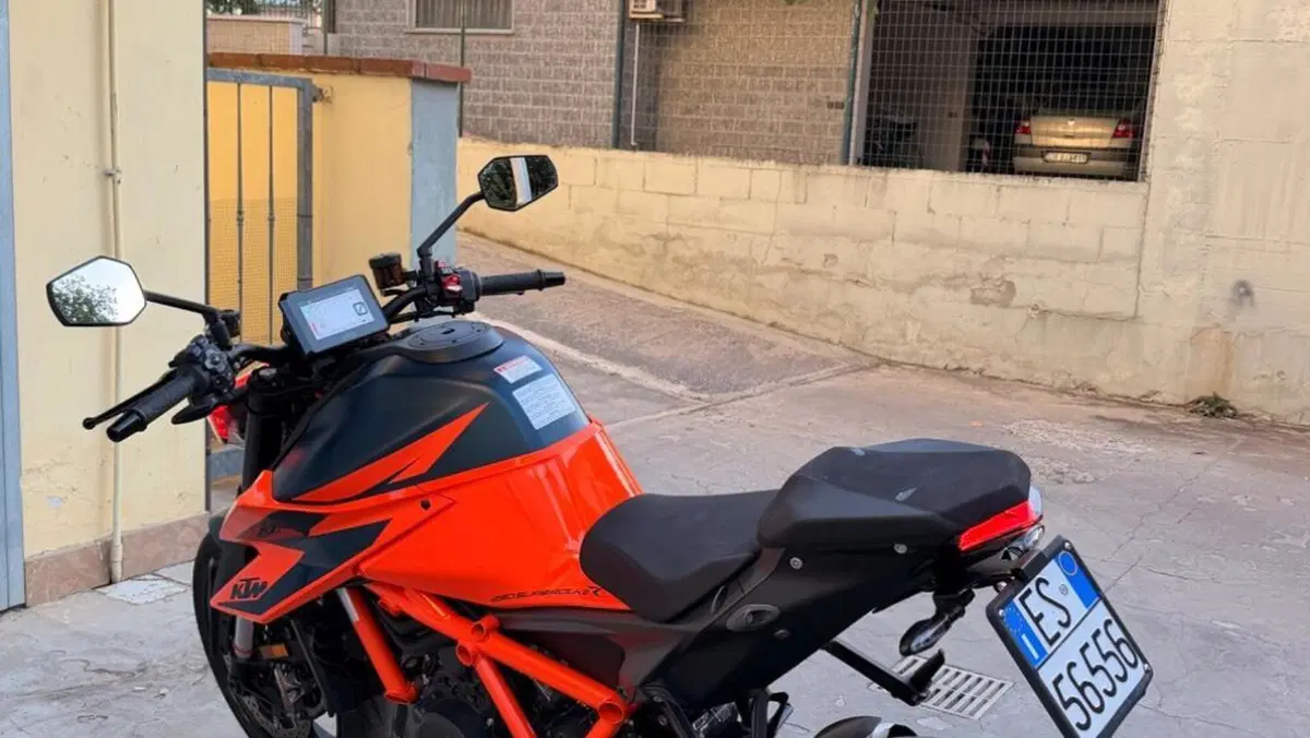 KTM 1290 Super Duke R (2020)  (4)