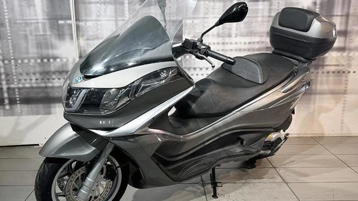 Piaggio X10 500 Executive (2011 - 17)  (2)
