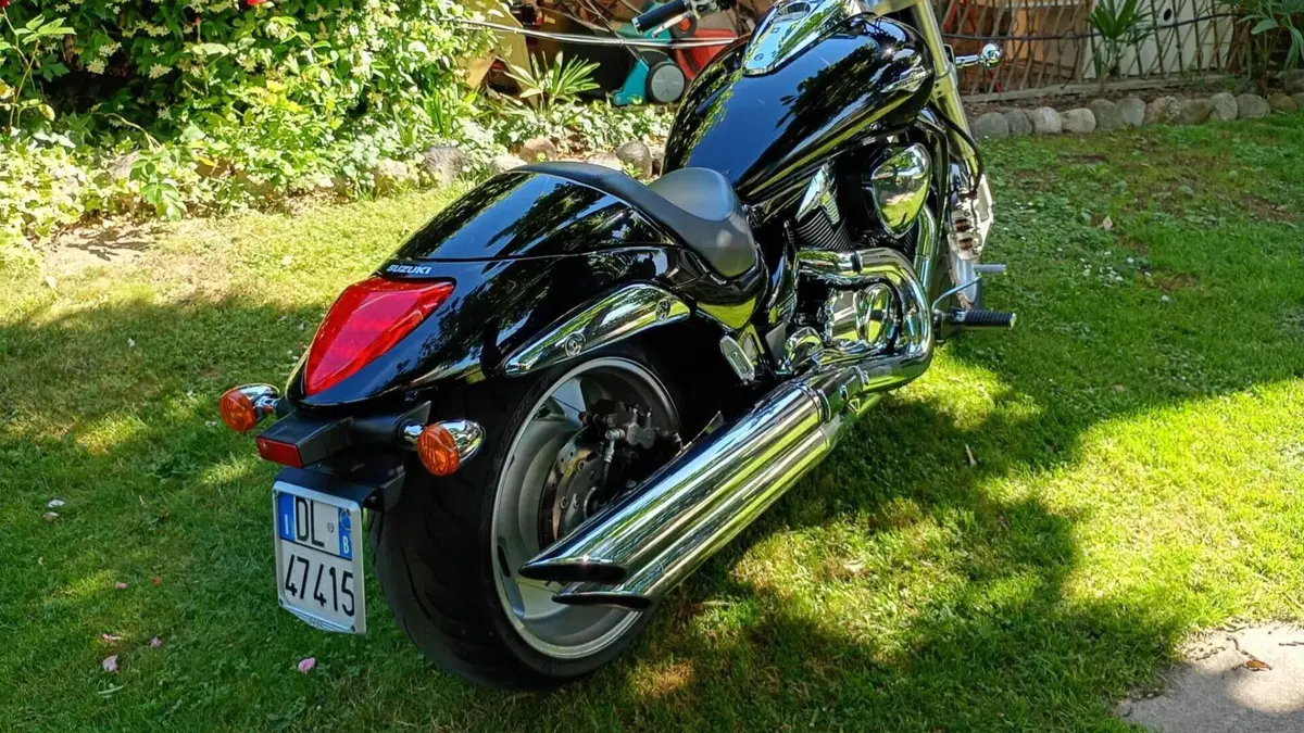 Suzuki Intruder M 1800 R (2009 - 14)  (2)