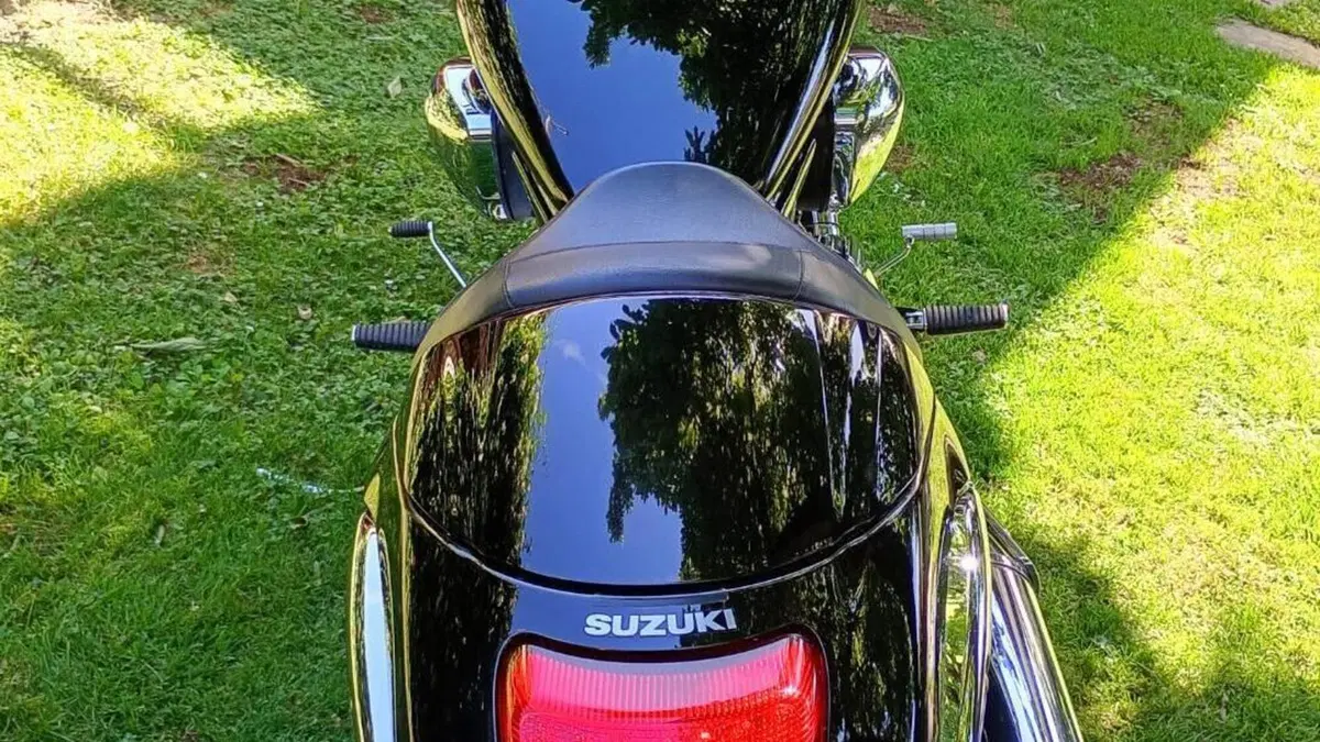 Suzuki Intruder M 1800 R (2009 - 14)  (6)