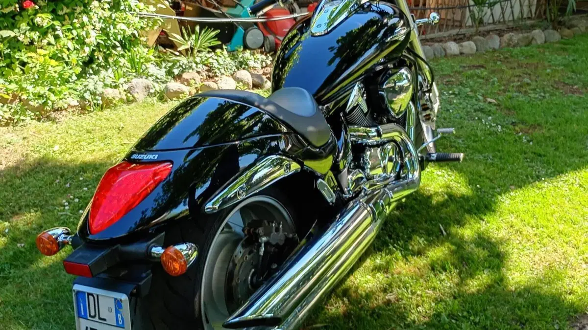 Suzuki Intruder M 1800 R (2009 - 14)  (7)