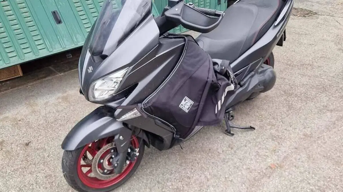 Suzuki Burgman AN 400 (2017 - 20)  (2)