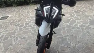 KTM 890 SMT (2023 - 25)  (2)