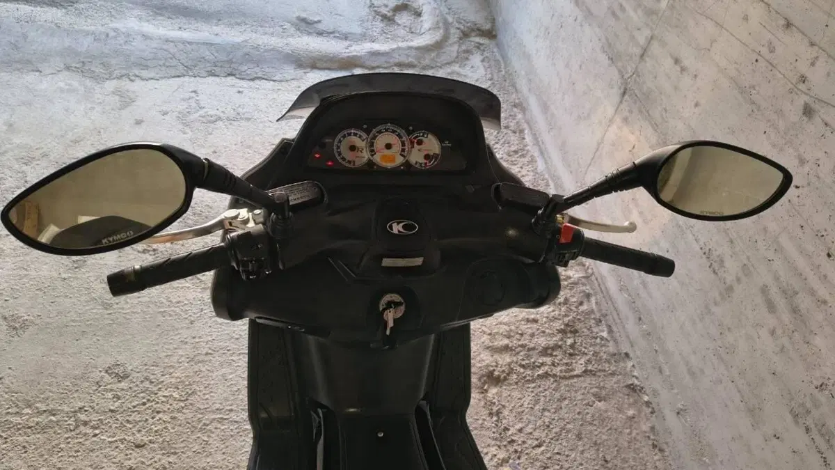 Kymco Xciting 300i R (2007 - 14)  (13)