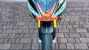 Aprilia Tuono V4 Factory (2021 - 24)  (2)