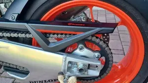 Aprilia Tuono V4 Factory (2021 - 24)  (3)