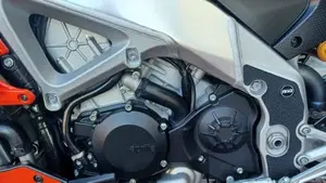 Aprilia Tuono V4 Factory (2021 - 24)  (4)