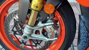 Aprilia Tuono V4 Factory (2021 - 24)  (5)