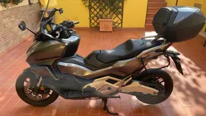 Honda Forza 750 DCT Urban (2021 - 24)  (2)