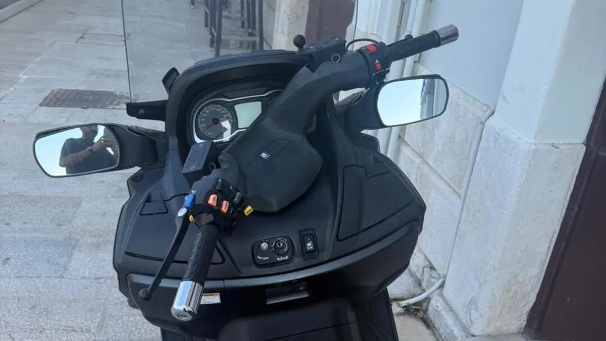Suzuki Burgman AN 650 Executive ABS (2013 - 17)  (2)