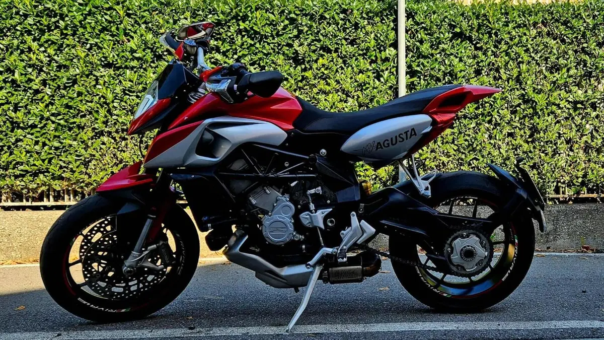 MV Agusta Rivale 800 EAS (2013 - 15)  (2)