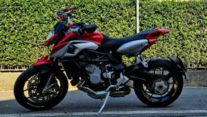 MV Agusta Rivale 800 EAS (2013 - 15)  (2)