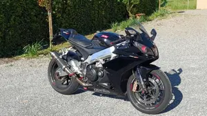 Aprilia RSV4 R (2009 - 12) 