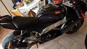 Aprilia RSV4 R (2009 - 12)  (2)