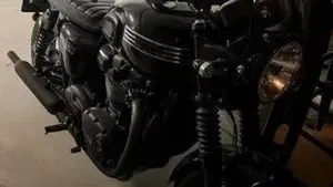 Triumph Bonneville T100 Black (2017 - 20)  (4)