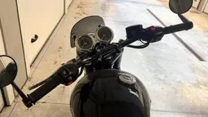Triumph Bonneville T100 Black (2017 - 20)  (7)