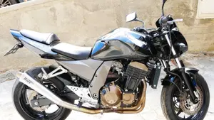 Kawasaki Z 750 (2003 - 06)  (2)