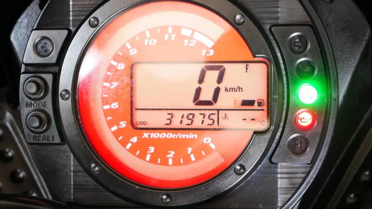 Kawasaki Z 750 (2003 - 06)  (15)
