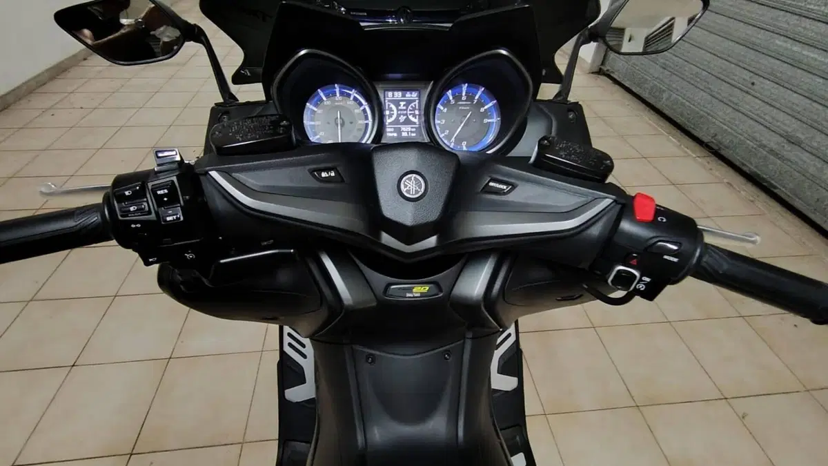 Yamaha T-Max 560 20° anniversario (2021) 
