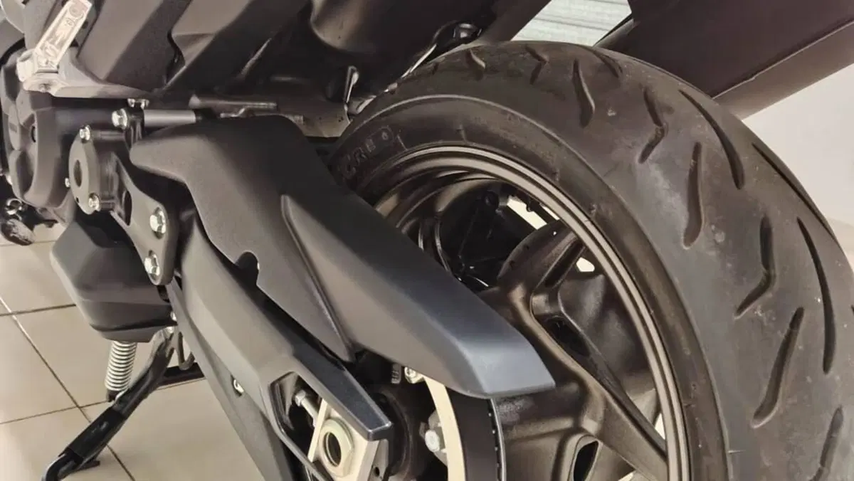 Yamaha T-Max 560 20° anniversario (2021)  (5)