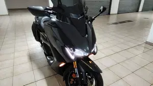 Yamaha T-Max 560 20° anniversario (2021)  (7)