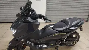 Yamaha T-Max 560 20° anniversario (2021)  (9)