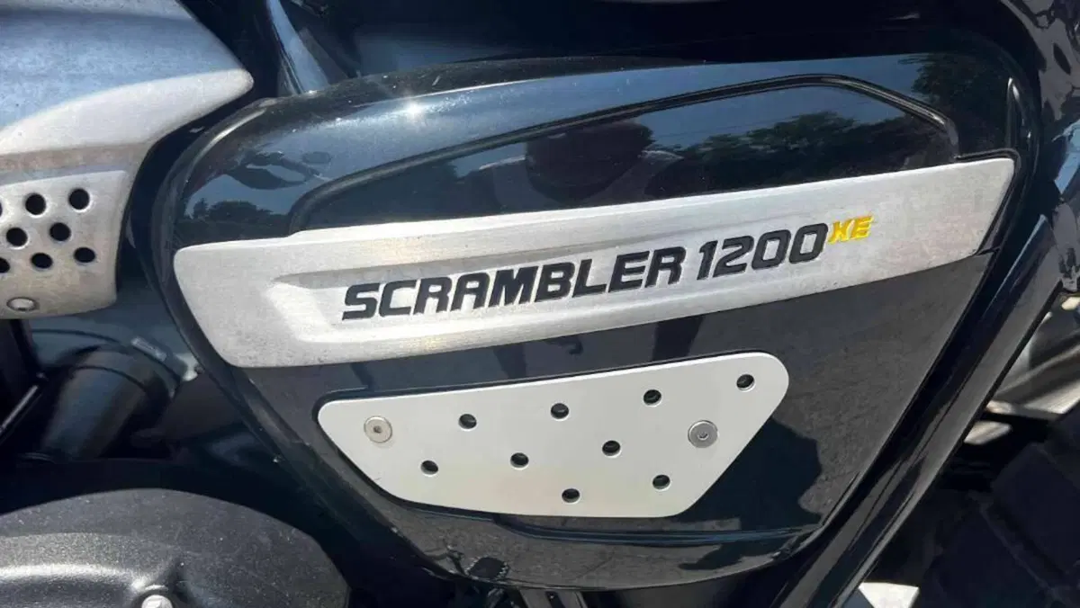 Triumph Scrambler 1200 XC Gold Line Edition (2021 - 23)  (10)