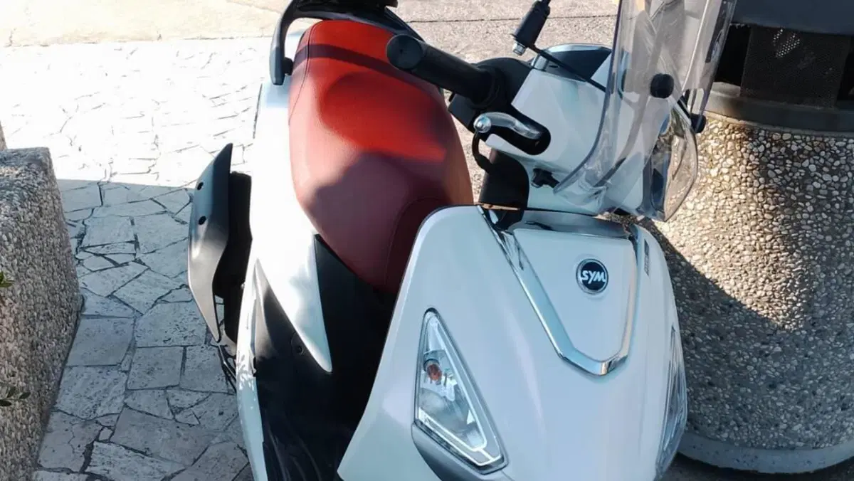 Sym Symphony 200 (2025 - 26)  (4)