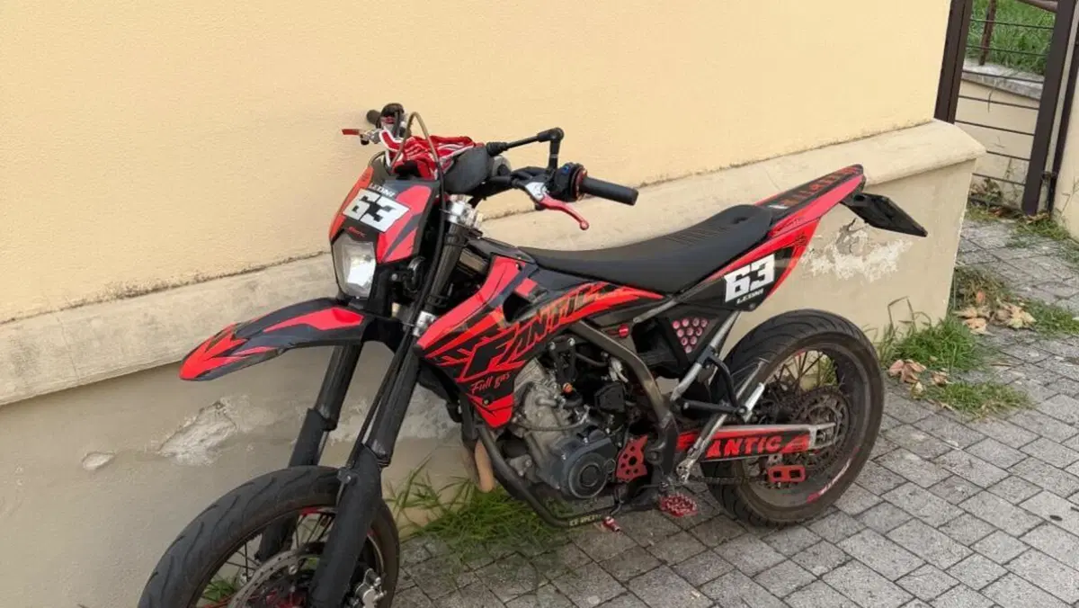 Fantic Motor XMF 125 Motard Performance 4t (2021 - 22)  (2)