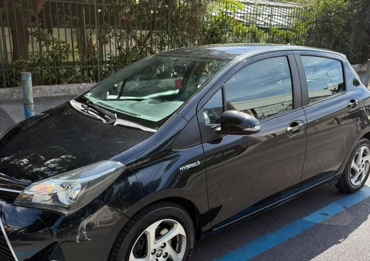 Toyota Yaris 1.5 Hybrid 5 porte Active (2)