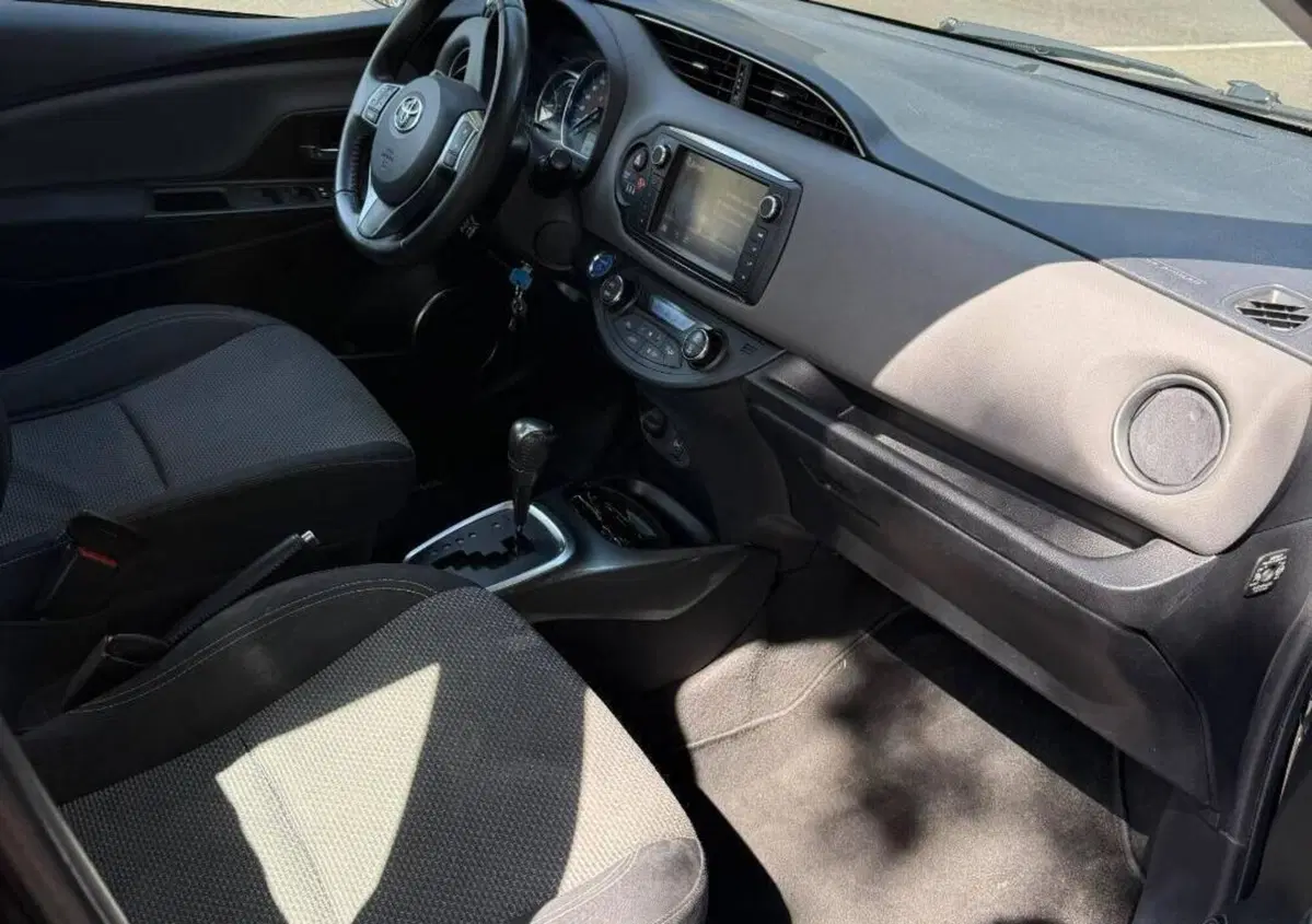 Toyota Yaris 1.5 Hybrid 5 porte Active (5)
