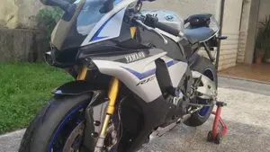 Yamaha YZF R1 M (2015 - 16) 