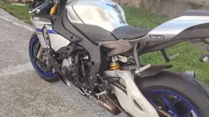 Yamaha YZF R1 M (2015 - 16)  (5)