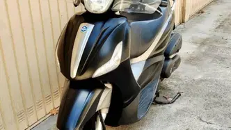 Piaggio Beverly 350 SportTouring ie ABS (2011 - 17) usata