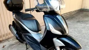 Piaggio Beverly 350 SportTouring ie ABS (2011 - 17)  (2)