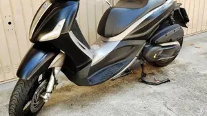 Piaggio Beverly 350 SportTouring ie ABS (2011 - 17)  (3)