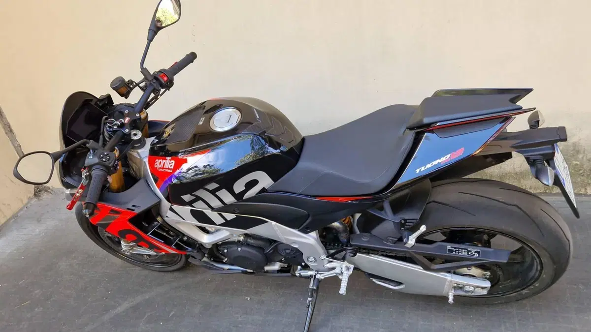 Aprilia Tuono V4 Factory (2021 - 24)  (5)