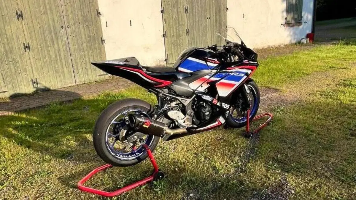 Yamaha YZF R3 (2018)  (3)
