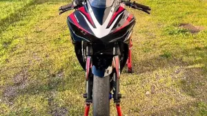 Yamaha YZF R3 (2018)  (5)