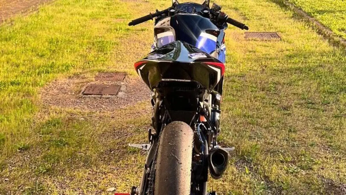 Yamaha YZF R3 (2018)  (6)