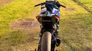 Yamaha YZF R3 (2018)  (6)