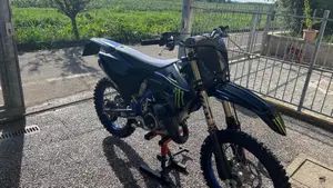 Yamaha YZ 125 Monster Energy (2023)  (3)