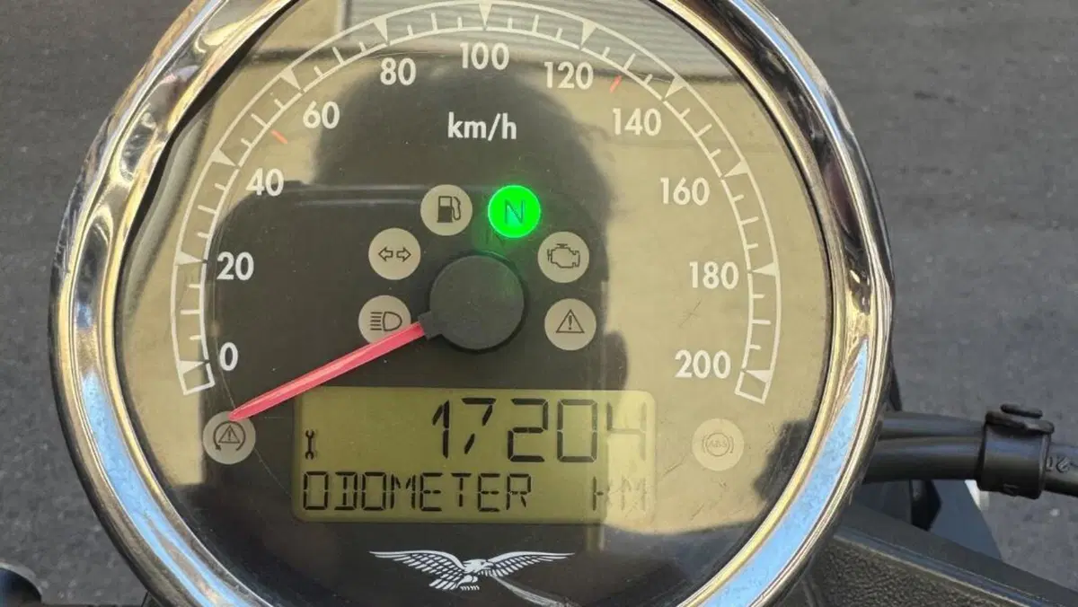 Moto Guzzi V7 III Stone Night Pack (2019 - 20)  (2)